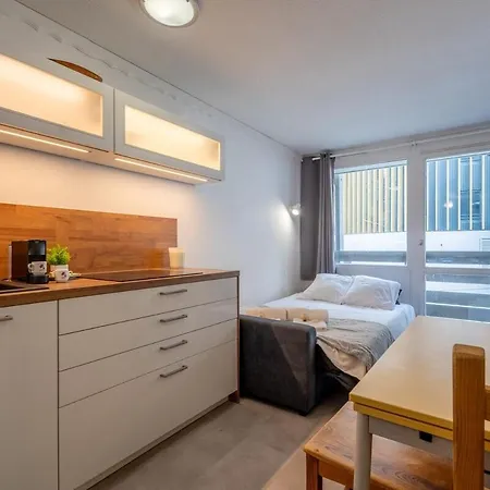 Spacious Slope Front Ski-in And Out Appartamento Val Thorens