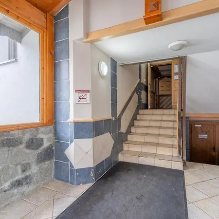 Spacious Slope Front Ski-in And Out Val Thorens